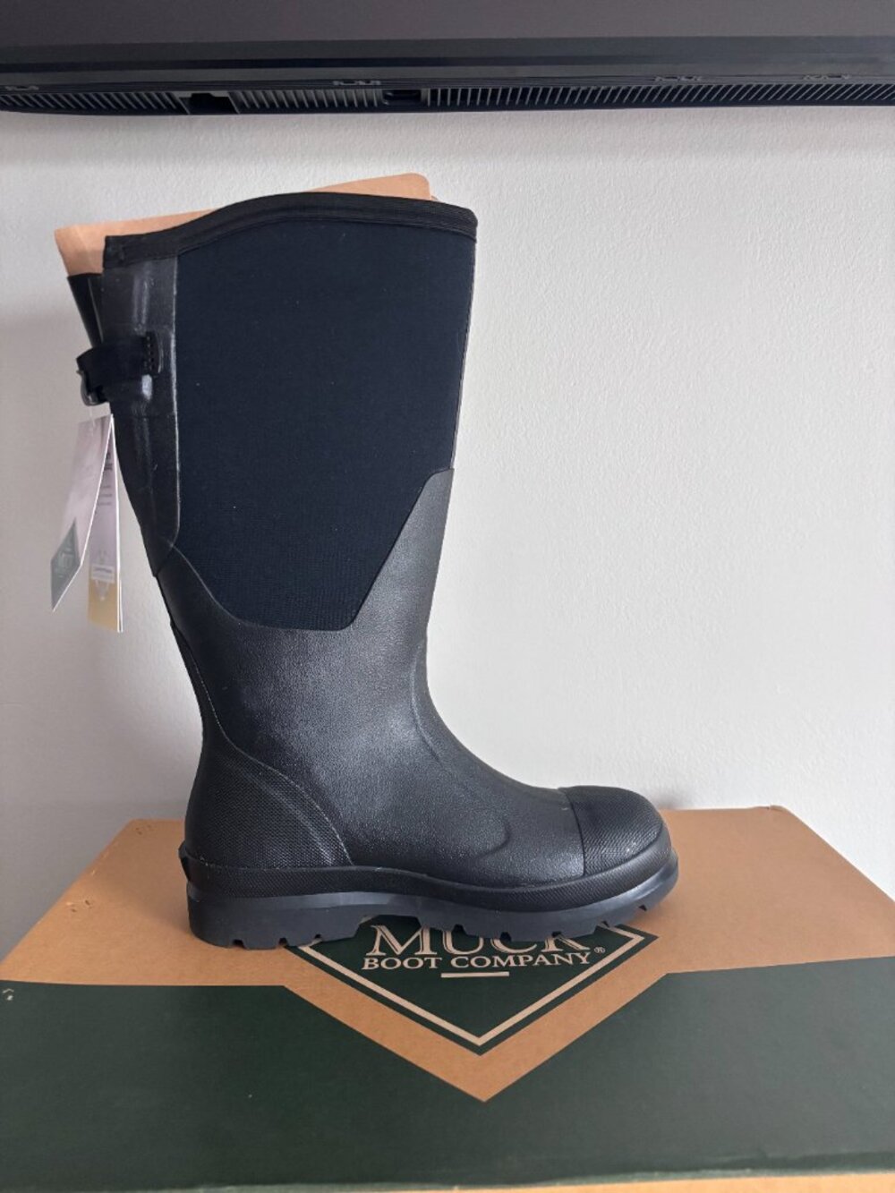 Women's Muck Chore Tall Waterproof Boots: NWT and pristine!
